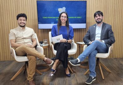 Em videoconferência, MEC orienta como preencher módulo VAAR/Fundeb no Simec