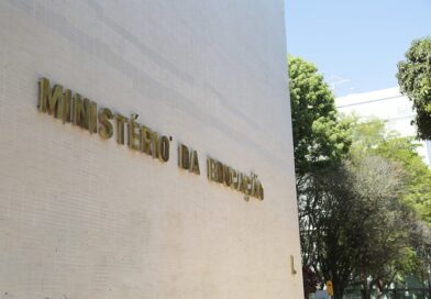 GT subsidiará proposta de piso de profissionais da educação pública