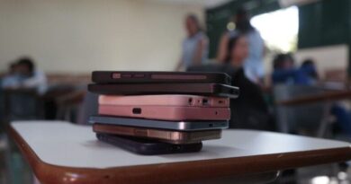 MEC fará pesquisa sobre impacto da restrição de celular nas escolas