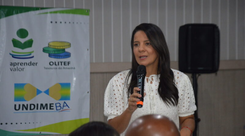 Secretária da Educação Rowenna Brito participa de encontro da diretoria ampliada da Undime Bahia em Salvador