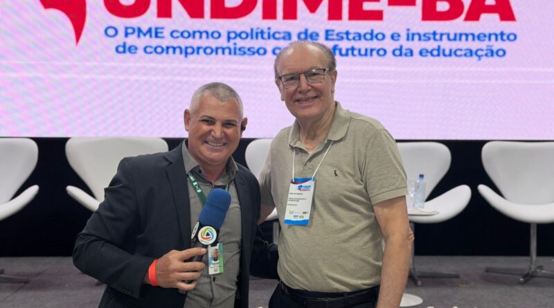 Palestra magna destaca desafios pós-pandemia e reforça papel dos municípios na educação pública