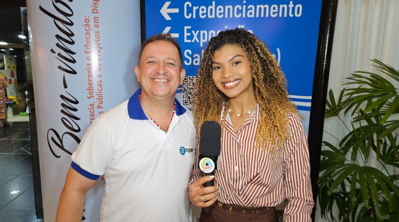 Lançamento de livros e articulação institucional marcam penúltimo dia do Simpósio Nacional da ANPAE em Salvador