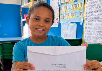 Estudante da rede municipal de Wagner recebe resposta da Presidência da República após carta lida em Fórum da Undime Bahia