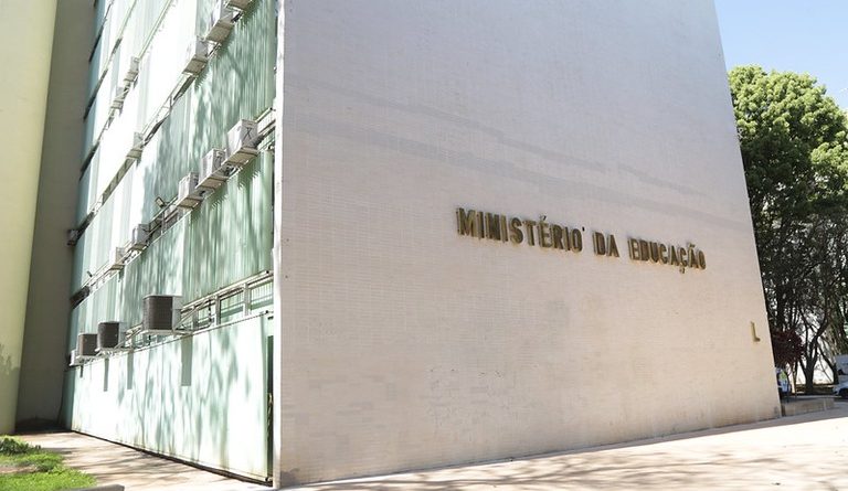 Rede nacional articulará educação digital nas escolas